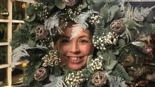 CHRISTMAS WREATH MAKING IN THE MUSIC ROOM